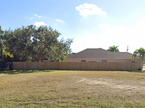 401 SE 13th Ct, Cape Coral, FL 33990