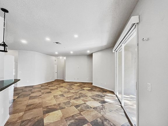 3rd image of 2081 SW Burlington Street
