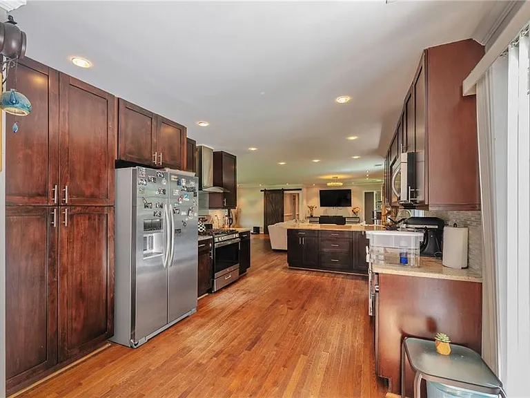 1651 Murdock Rd — Photo 5