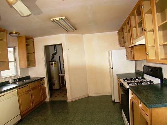 3rd image of 120 Woody Way