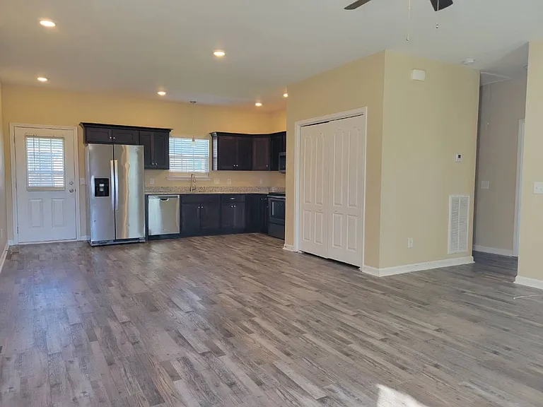 111 Calista Rd — Photo 2