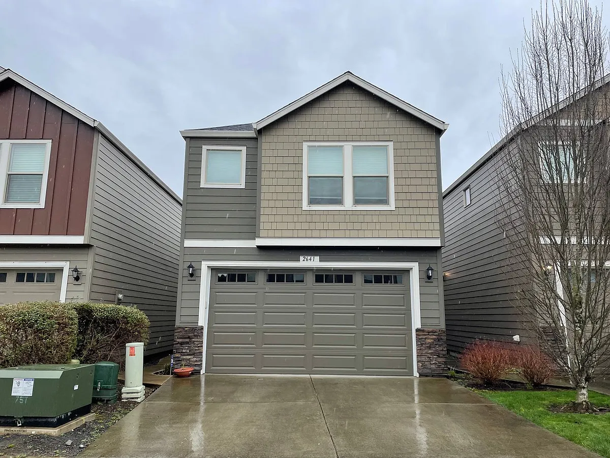 Building Photo - 2641 NE 130th Ct