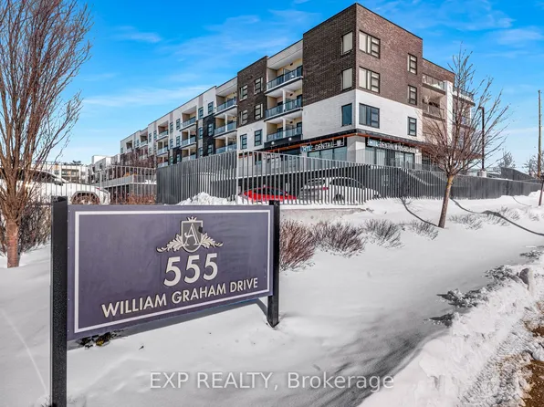 555 William Graham Dr Unit 115, Aurora, ON L4G 3H9