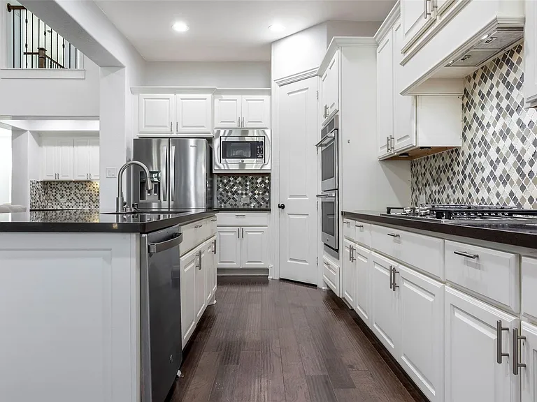 29110 Davenport Dr — Photo 21