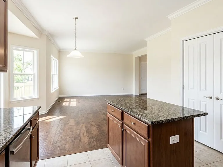 709 English Oak Dr — Photo 9