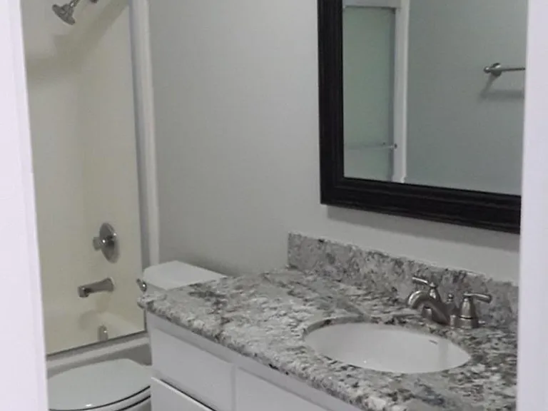 Crown Apartments — Photo 2
