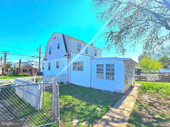 2nd image of 3001 Lavender Ave