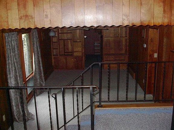 3rd image of 84 Edgewood Ct
