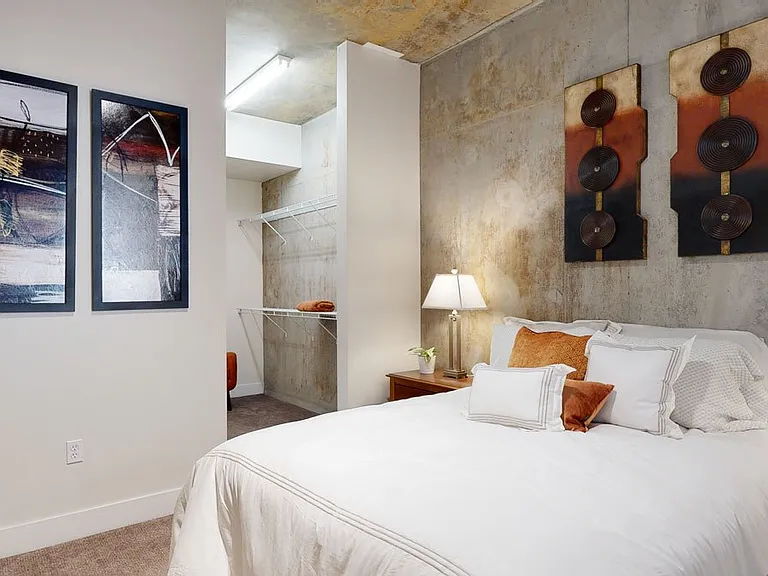 Skyline Lofts — Photo 7