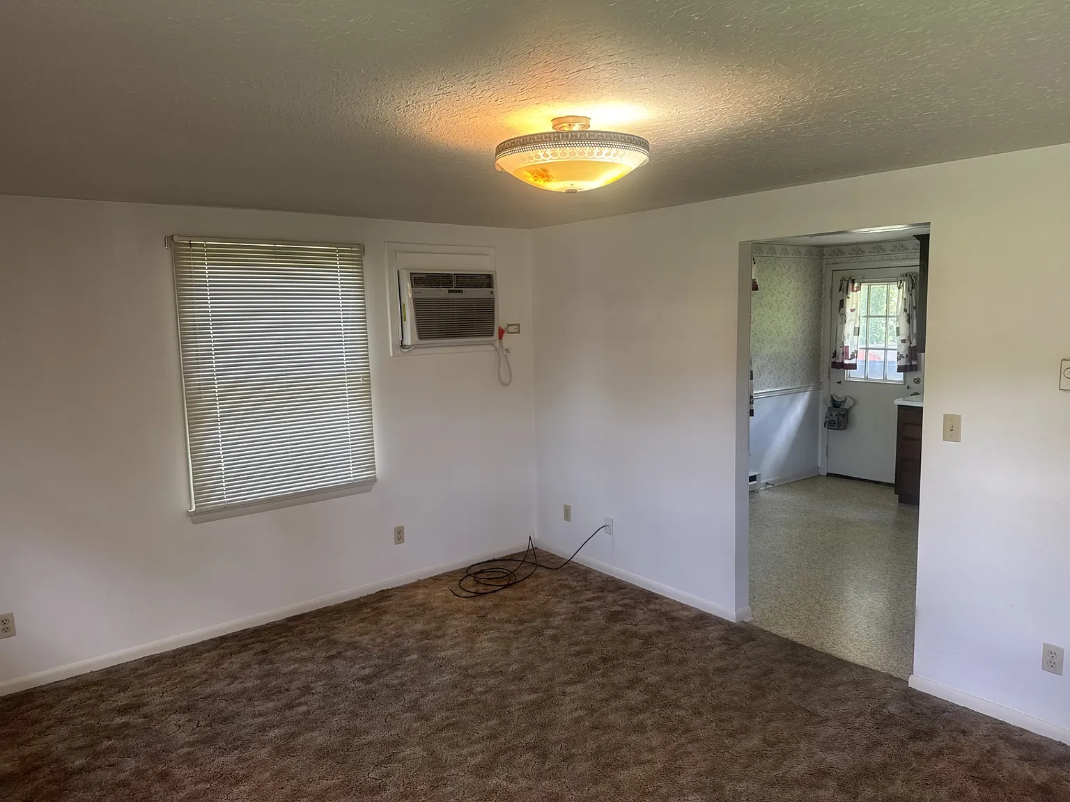 2 bed, $950 — Photo 2