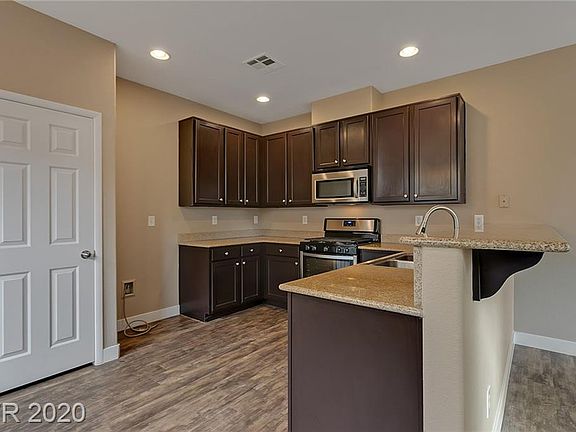 3rd image of 7707 Ornamento Way