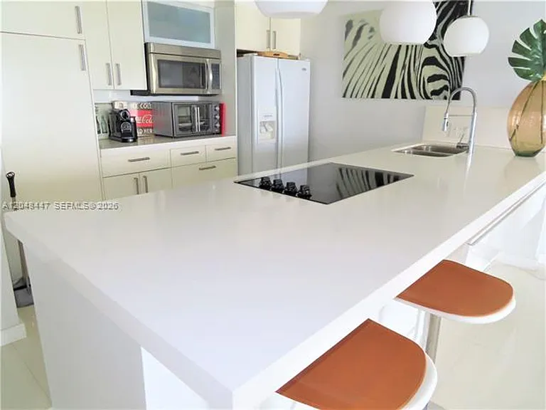 5701 Collins Avenue Cu #1703 — Photo 10
