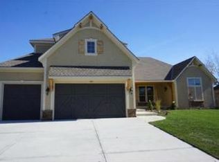 3833 SW Granite Ln, Lees Summit, MO 64082