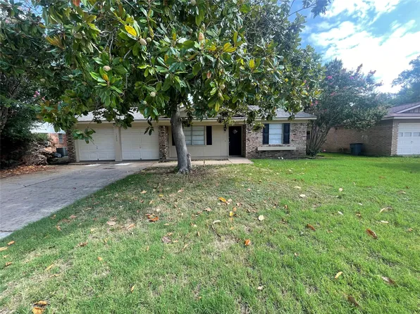 1209 Darlene Ln, Arlington, TX 76010