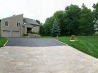 57 Manchester Rd, Kent Lakes, NY 10512