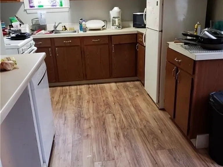 685 Garry Rd — Photo 3