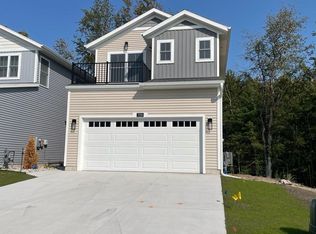 7266 Atwater Dr, Norton Shores, MI