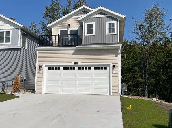 7266 Atwater Dr, Norton Shores, MI 49456