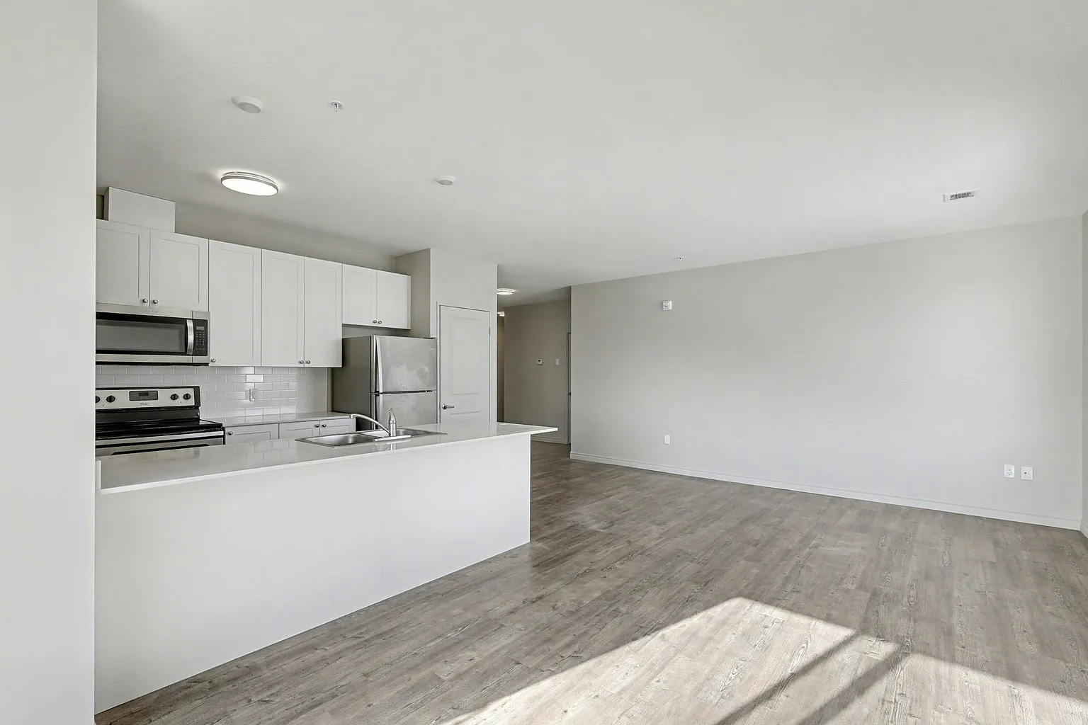 660 Garibaldi Ave #1398424 photo 1