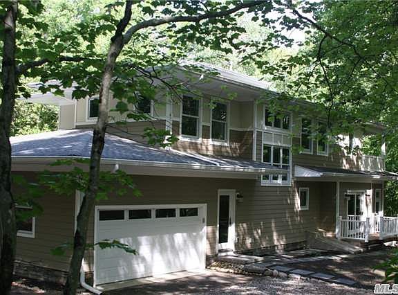 2nd image of 118 Willis Ave