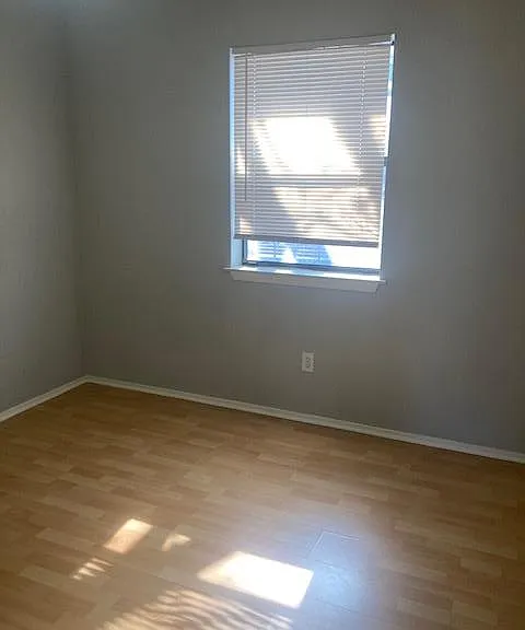 1203 W 49th St #E — Photo 7