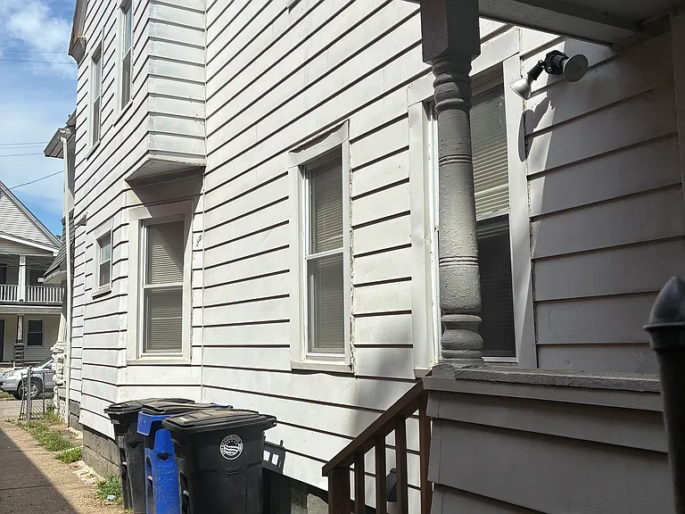 8218 Korman Ave #UP — Photo 20