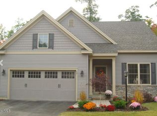 7 Fairmont Dr, Clifton Park, NY 12065