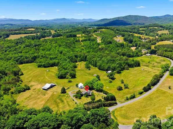 301 Corinth Church Cir, Casar, NC 28020