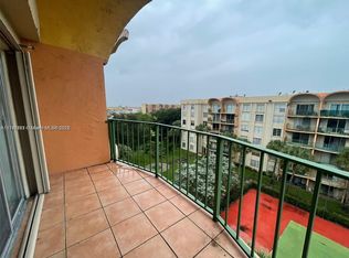 9310 Fontainebleau Blvd APT 607, Miami, FL 33172