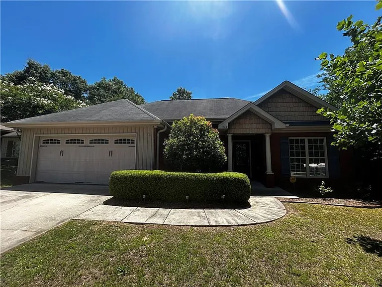 249 Deerfield Ct — Photo 1