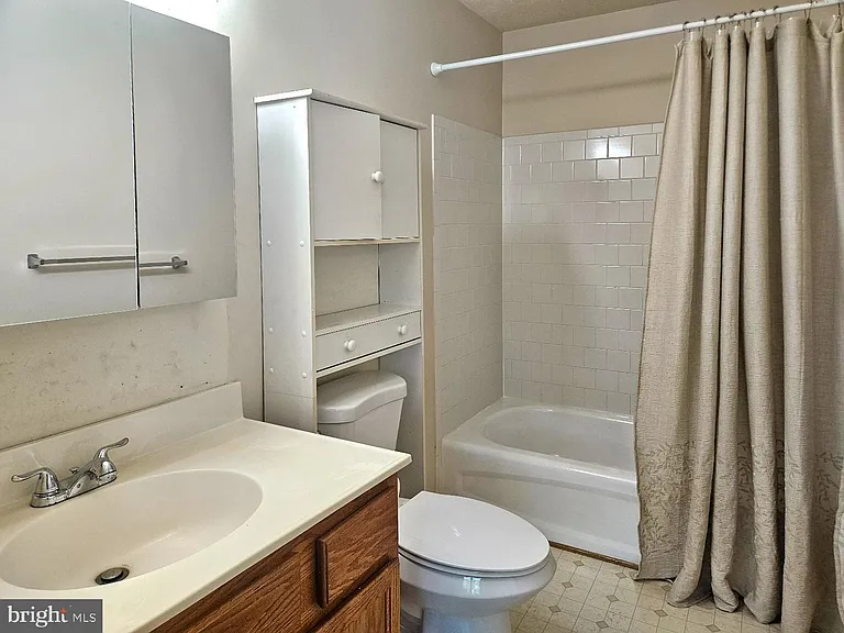 3315 Hollow Ct — Photo 23