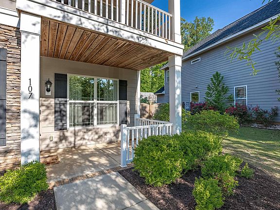 3rd image of 107 Riggs Dr