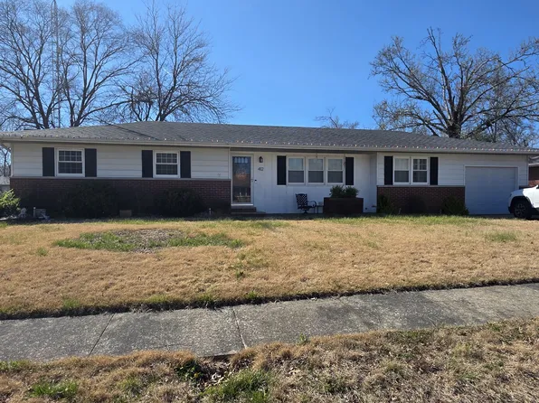 412 Sunset Dr, Centralia, IL 62801