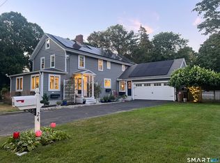 24 Cottage Place, Old Saybrook, CT 06475