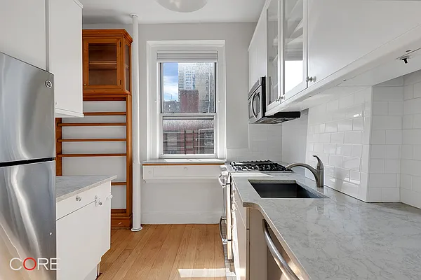 Rented by CORE | media 11