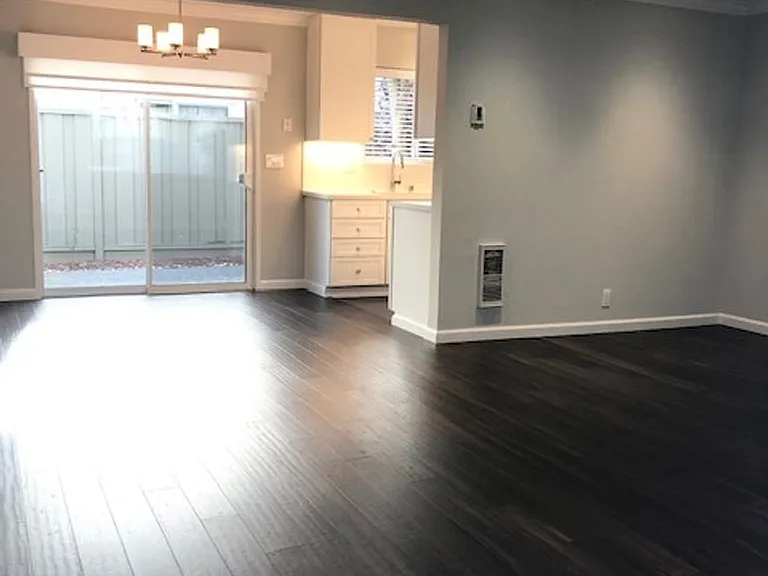 Village Square Townhomes — Photo 15