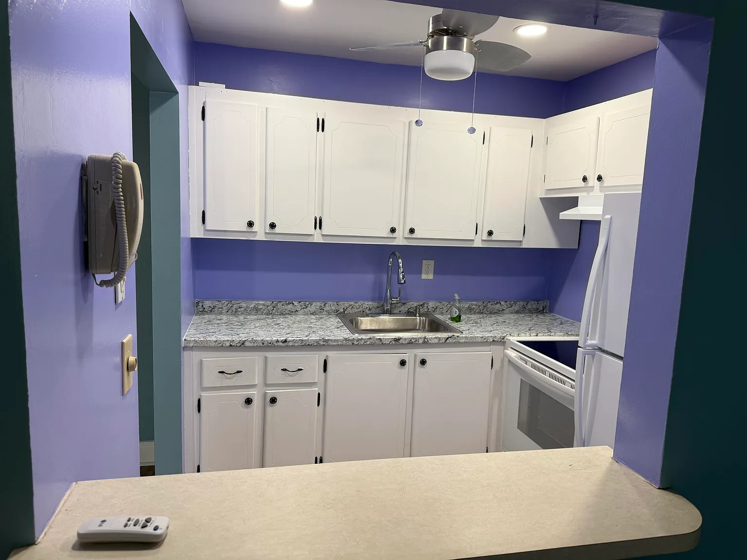 1 bed, 1.5 bath, 725 sqft, $1,375 — Photo 2