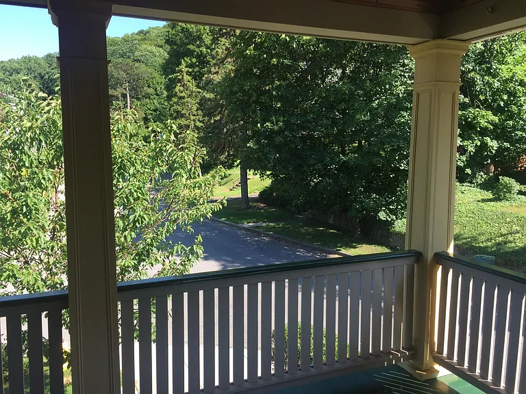 Front porch facing Pinnacle Rd