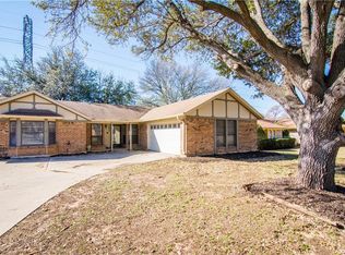 6424 Circleview Dr, North Richland Hills, TX 76180
