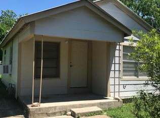 1407 7th St, Seguin, TX 78155