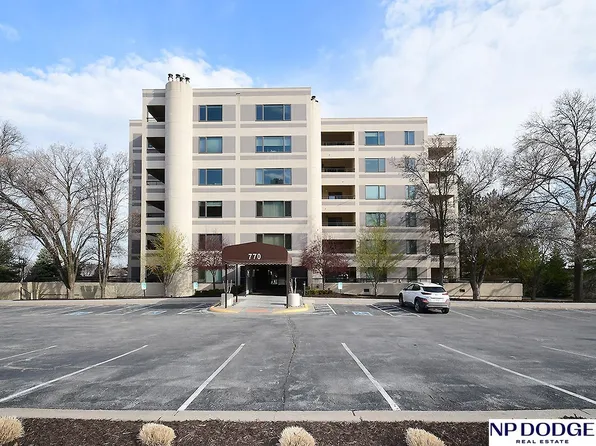 770 N 93rd St APT 5B8, Omaha, NE 68114