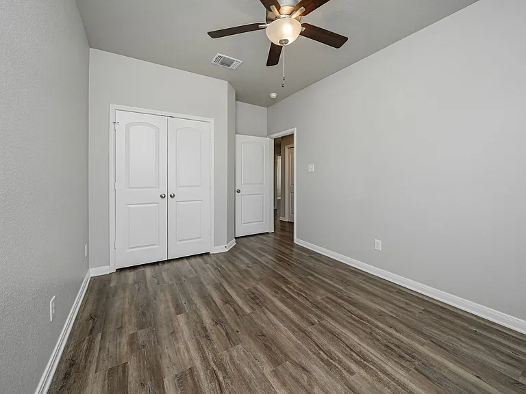 517 Fallbrook Dr — Photo 45