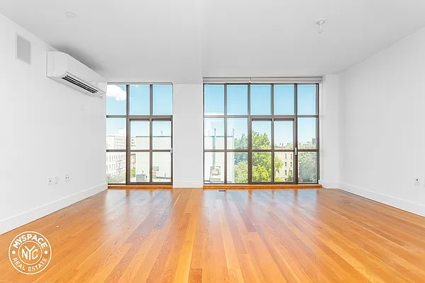 Rented by MySpaceNYC | media 4