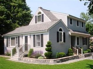 590 Main St, Cotuit, MA 02635