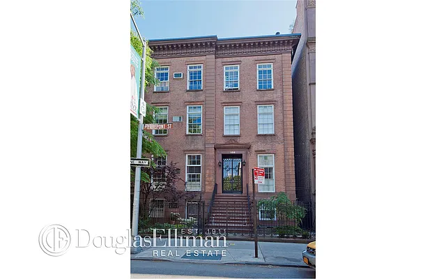 Sold by Douglas Elliman | media 24
