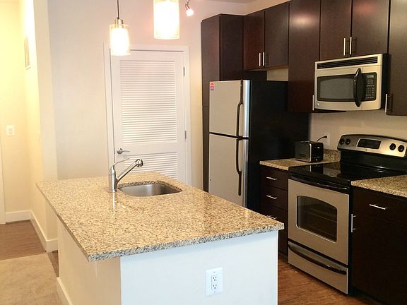 3rd image of 3061 Mount Vernon Ave Unit N313