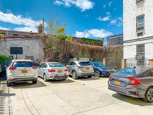 Rented by MySpaceNYC | media 12