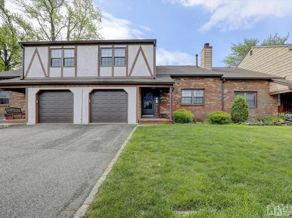 19 Wellington Ct, Sayreville, NJ 08872