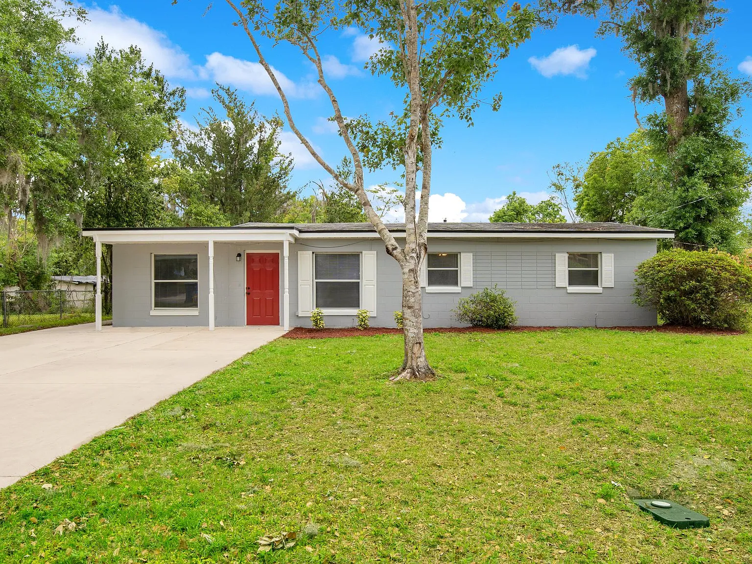 3 bed, 1252 sqft, $2,200 — Photo 3