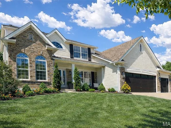 1009 Speckledwood Manor Ct, Chesterfield, MO 63017